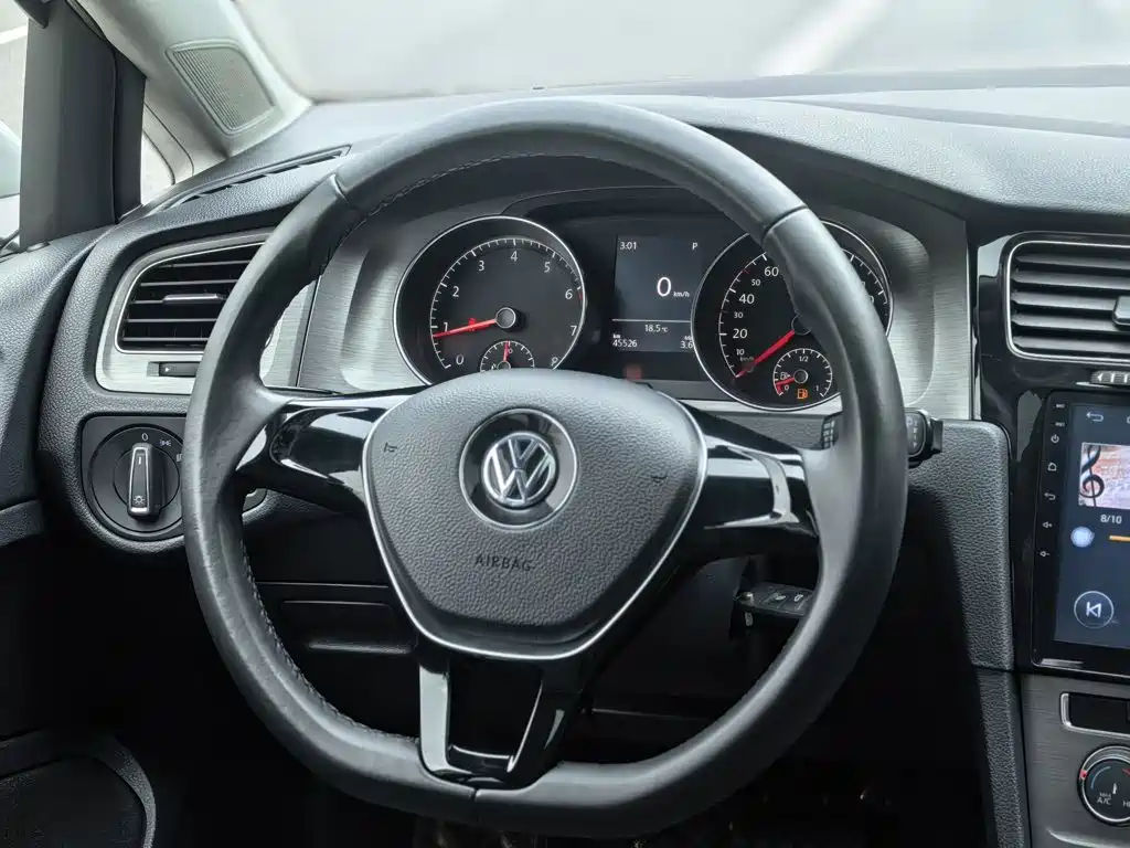Volkswagen Golf 2017 — фото 16