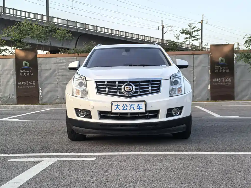 Cadillac SRX 2016 — фото 2