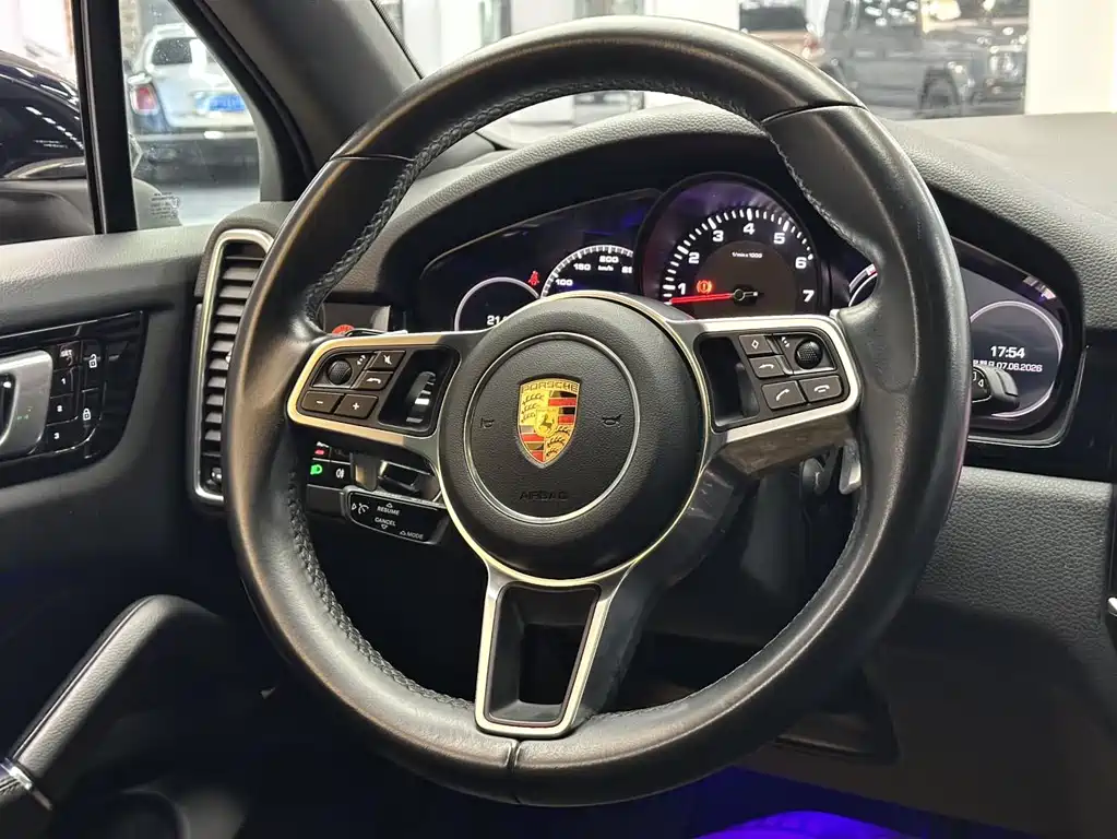 Porsche Cayenne 2020 — фото 7