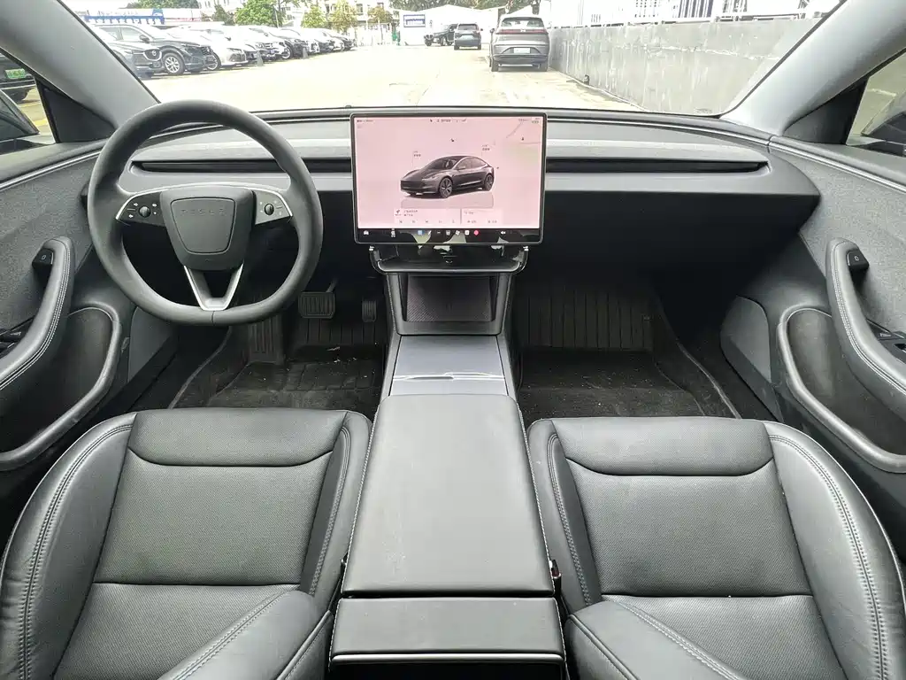 Tesla Model 3 2025 — фото 17