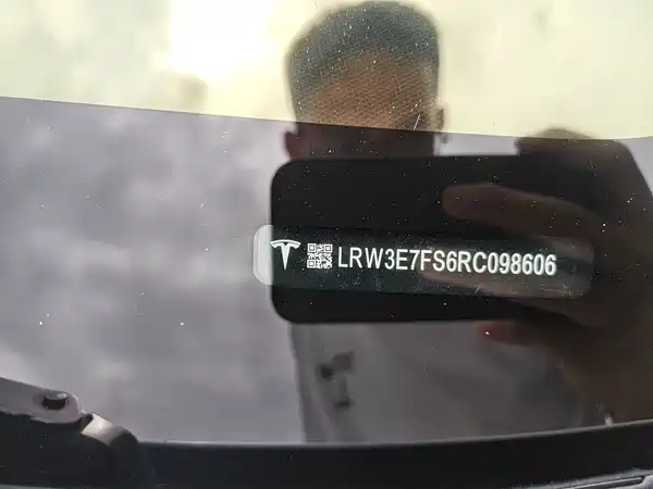 Tesla Model 3 2024