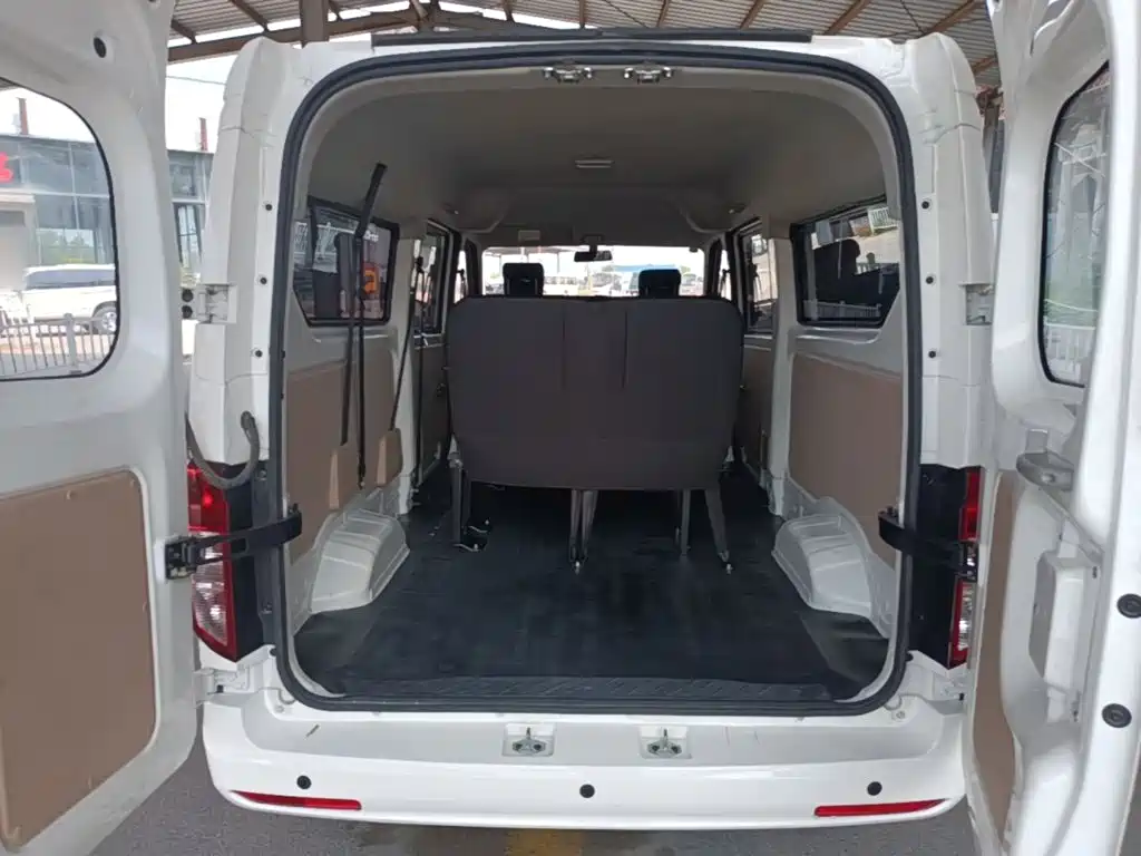 Changan Crossstar V5 EV 2025 — фото 15