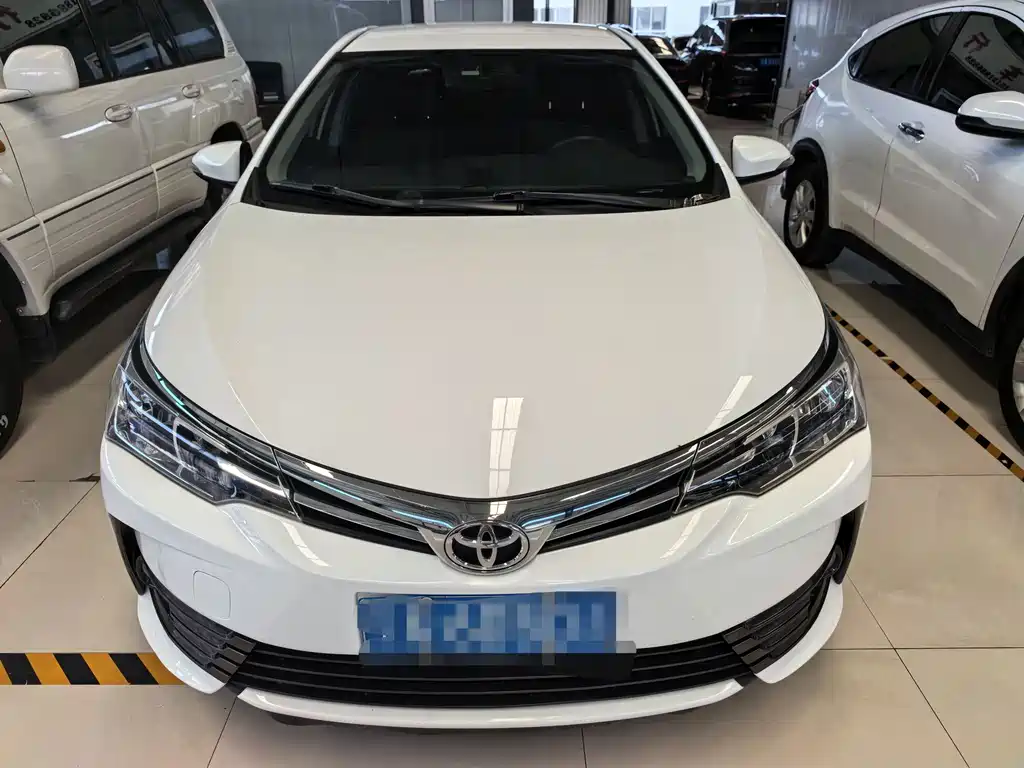 Toyota Corolla 2018 — фото 2