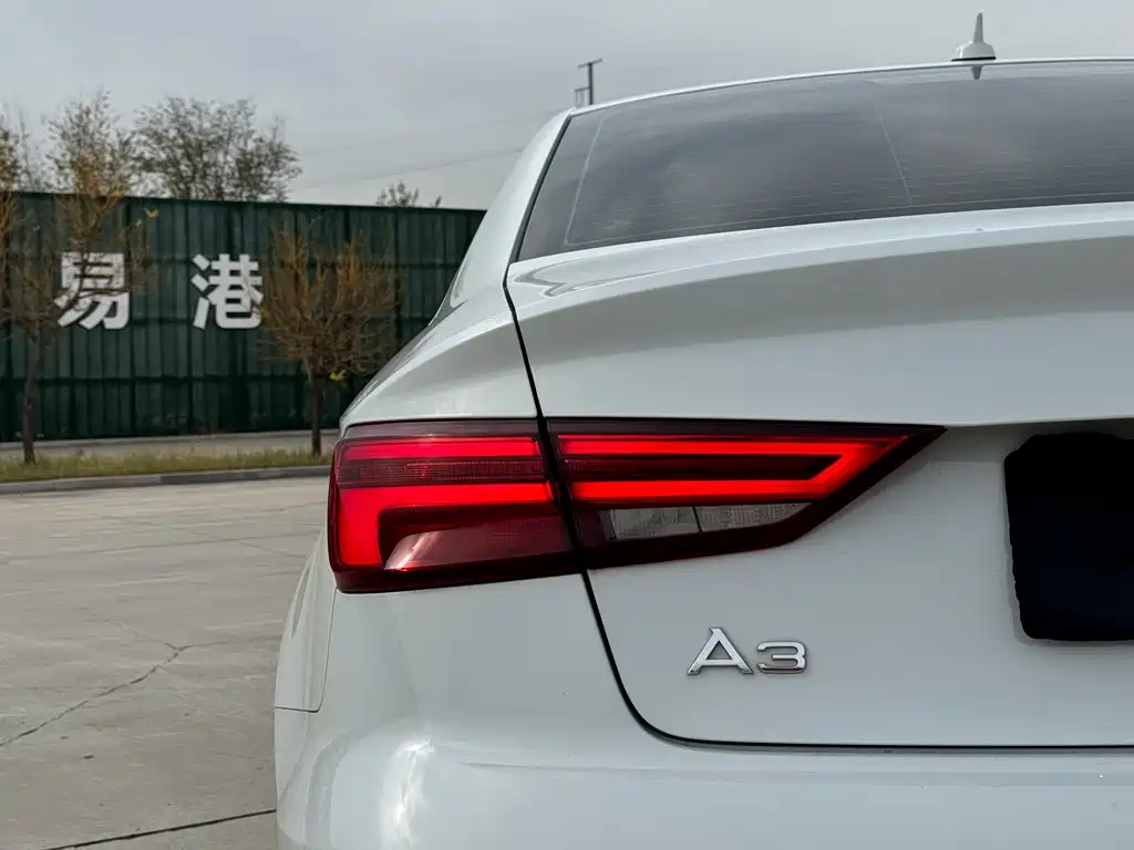 Audi A3 2019 — фото 23