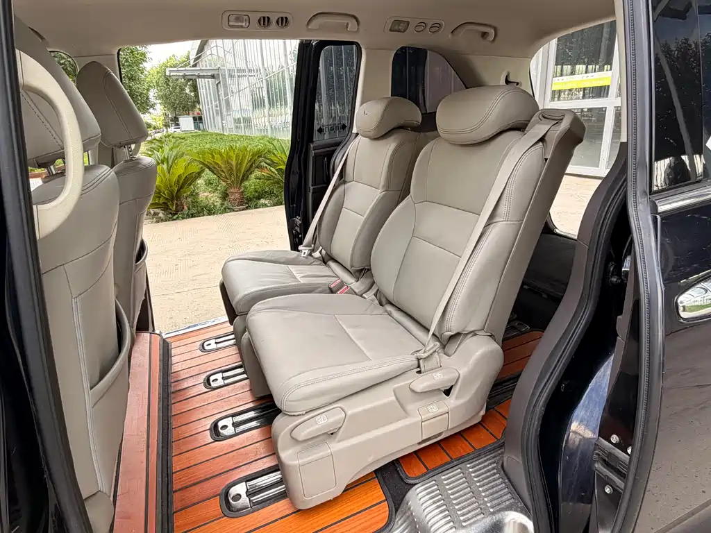 Honda Odyssey 2015 — фото 15