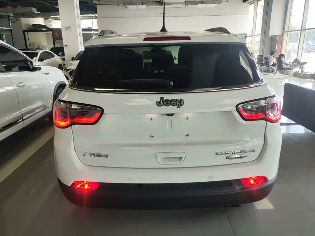 Jeep Compass 2019 — фото 6