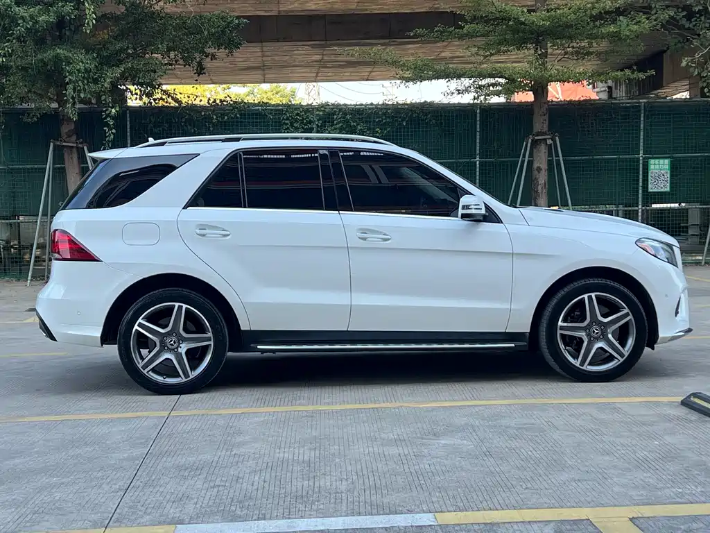 Mercedes-Benz GLE 2019 — фото 2