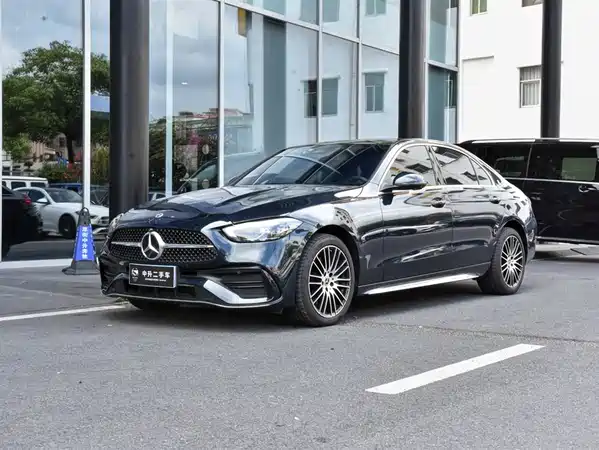 Mercedes-Benz C-Class 2024