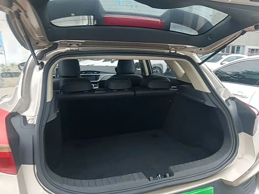 Geely Emgrand GS 2018 — фото 19