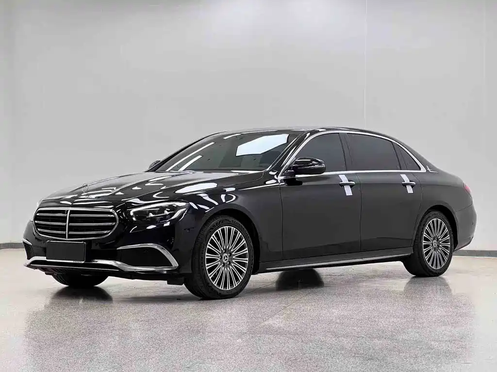 Mercedes-Benz E-Class 2023 — фото 1