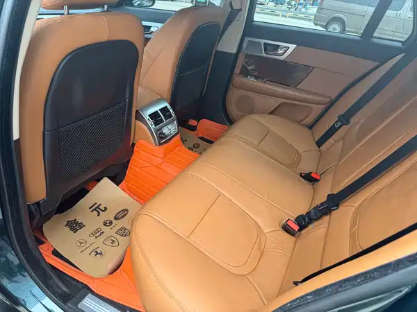 Jaguar XF 2015