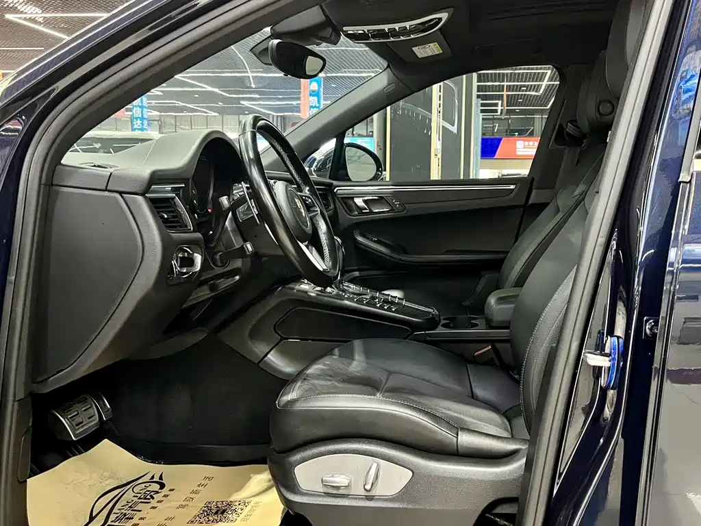 Porsche Macan 2018 — фото 11