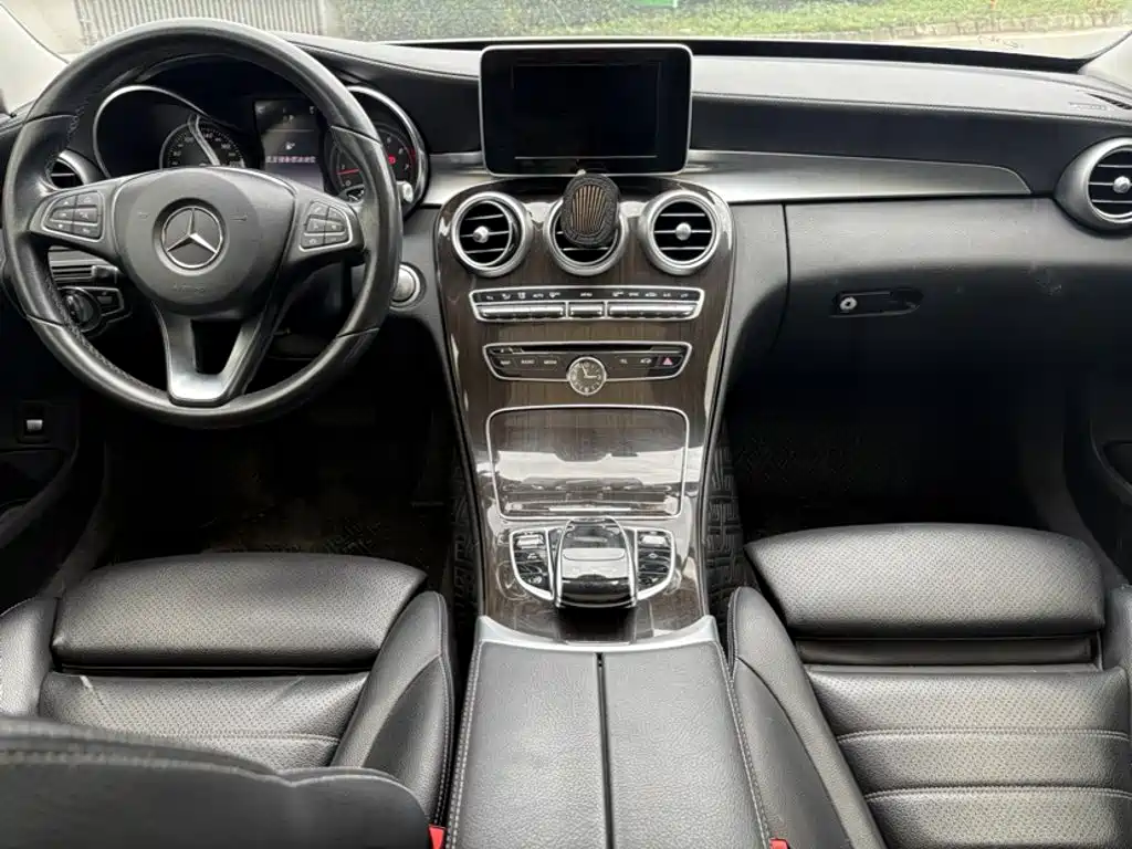 Mercedes-Benz C-Class 2018 — фото 16