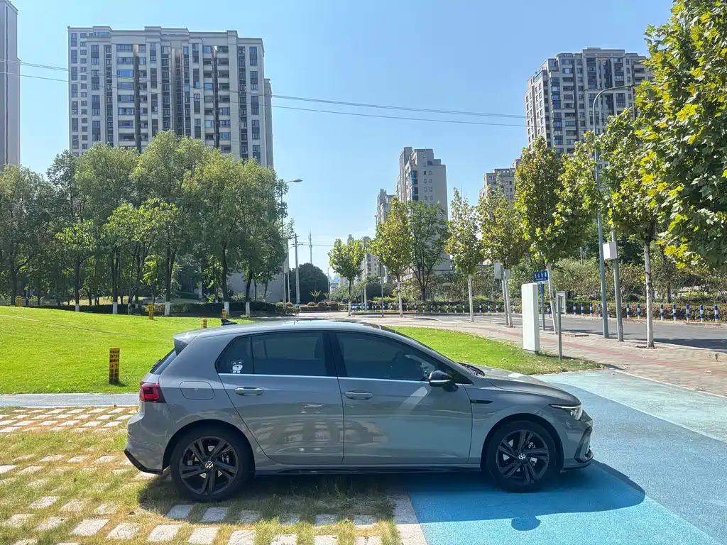 Volkswagen Golf 2022