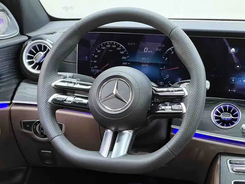 Mercedes-Benz E-Class 2023 — фото 25