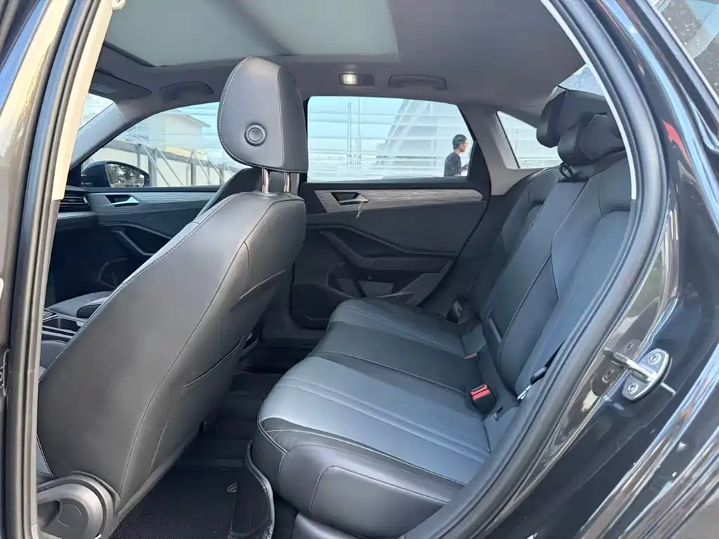 Volkswagen Sagitar 2025
