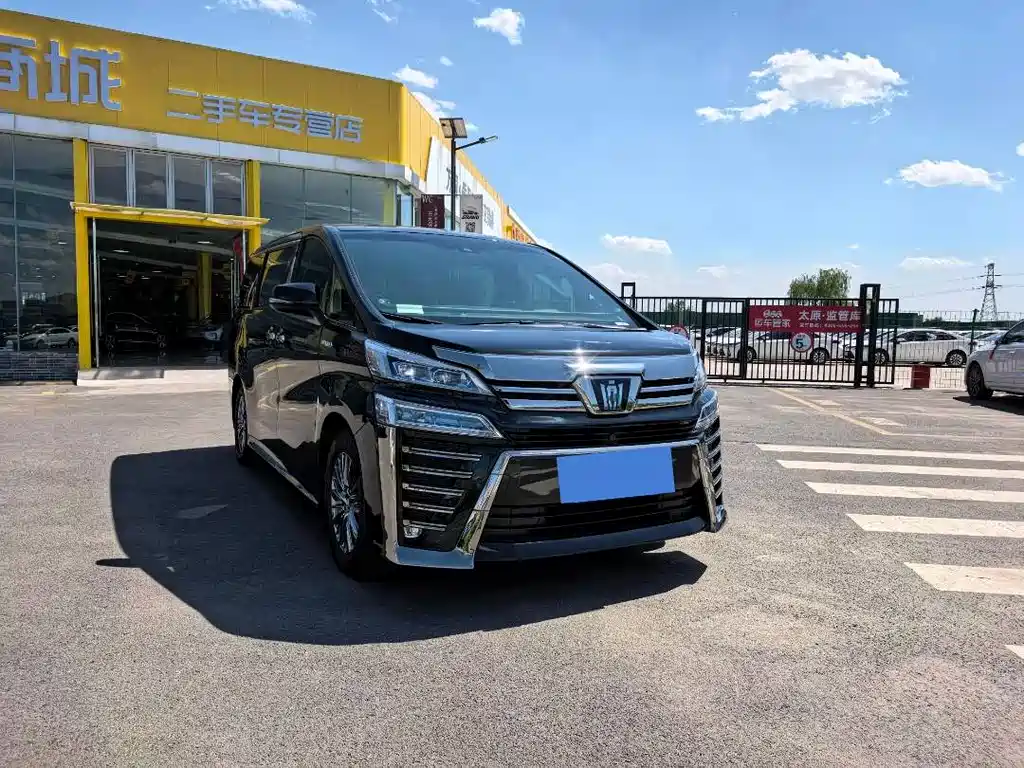 Toyota Alphard 2022 — фото 3