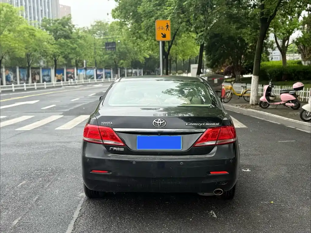 Toyota Camry 2014 — фото 15