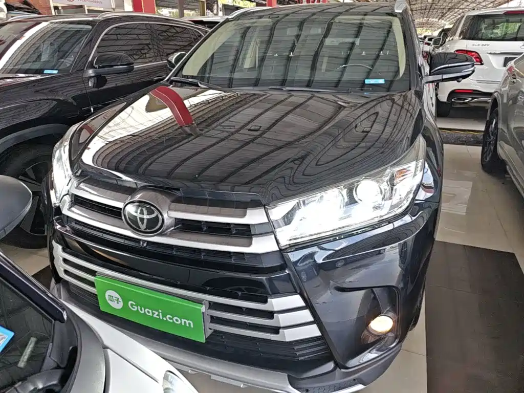 Toyota Highlander 2020 — фото 3