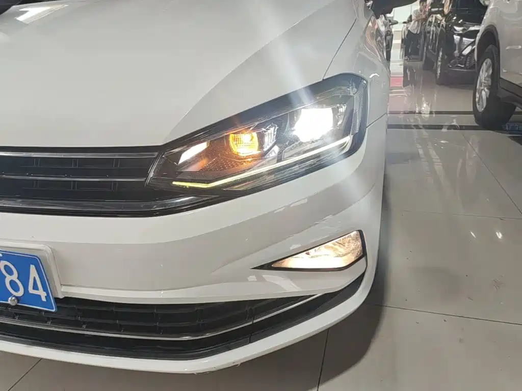 Volkswagen Golf Sportsvan 2019 — фото 24