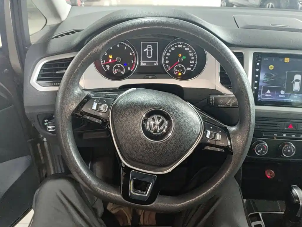 Volkswagen Golf Sportsvan 2019 — фото 11