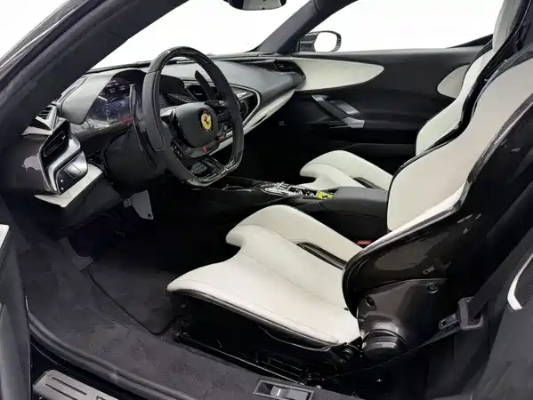 Ferrari SF90 2025