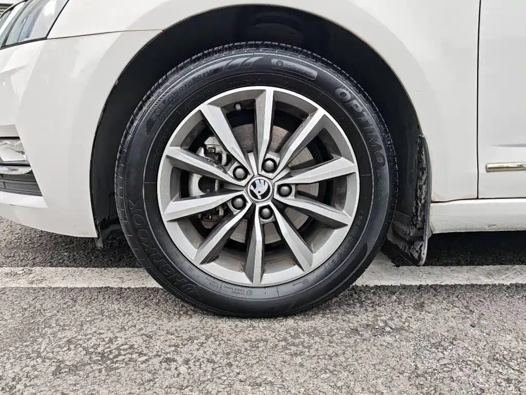 Skoda Octavia 2018 — фото 28