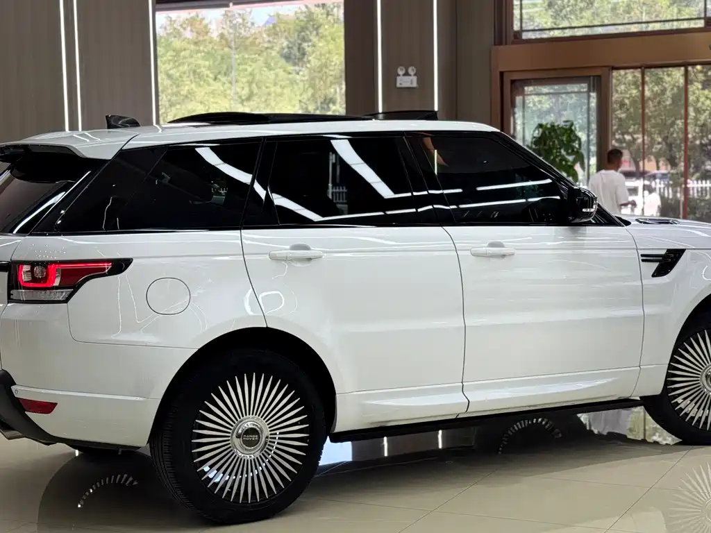 Land Rover Range Rover Sport 2017 — фото 22