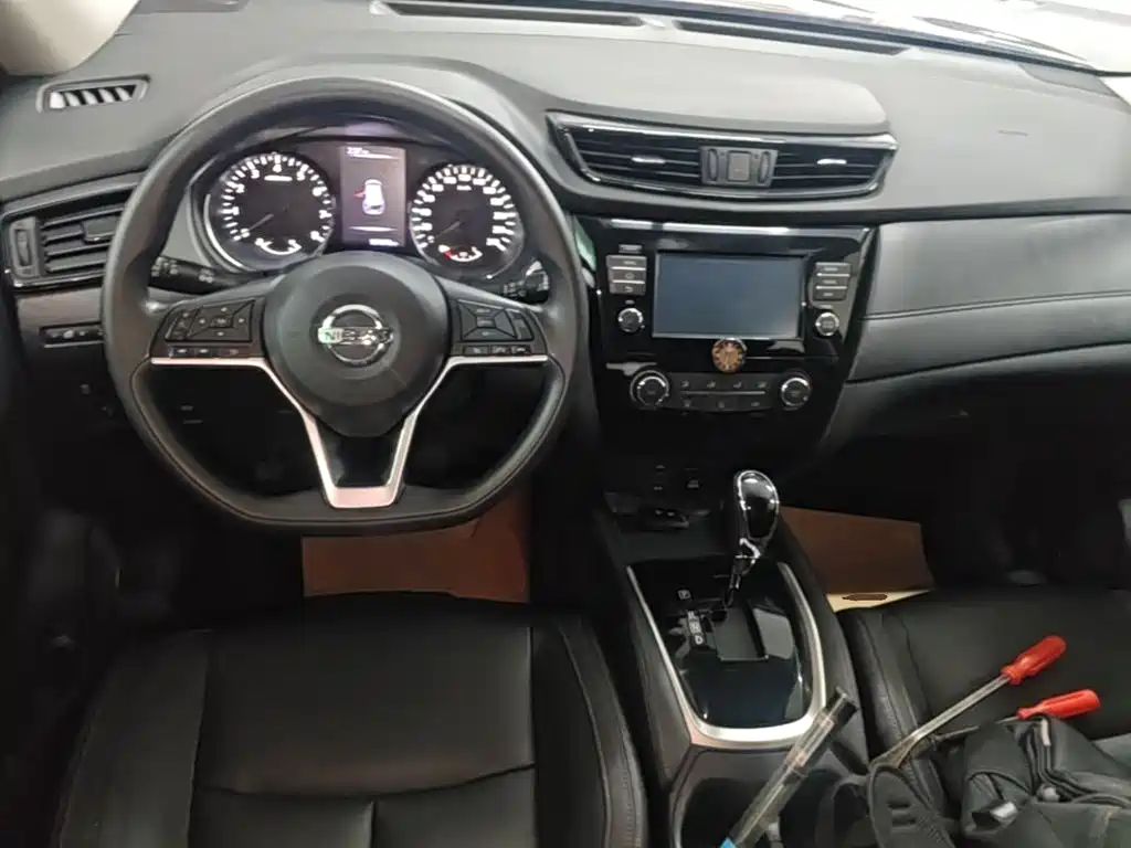 Nissan X-Trail 2018 — фото 10
