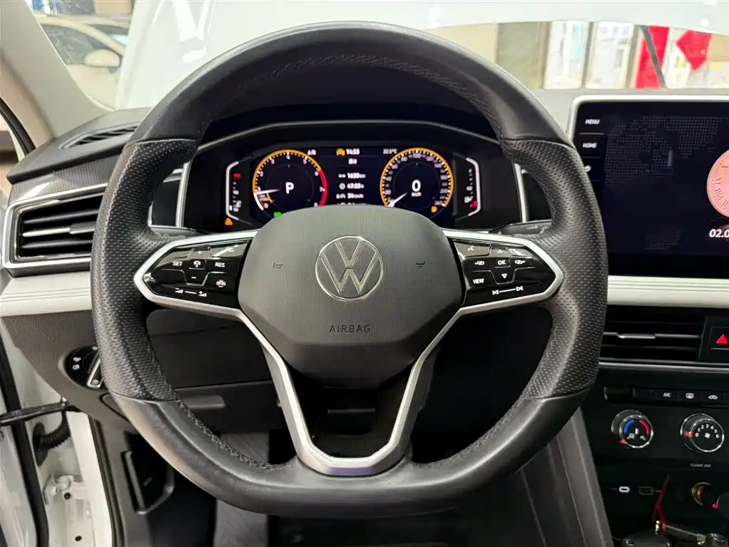 Volkswagen Tiguan L 2023 — фото 11