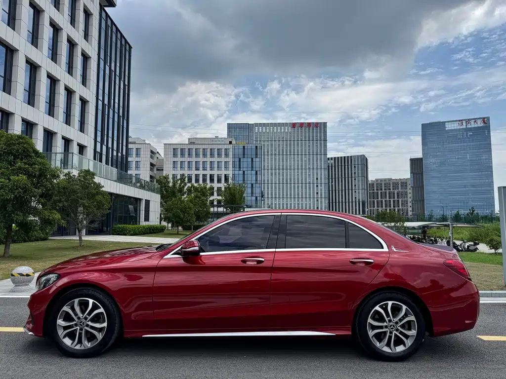 Mercedes-Benz C-Class 2017 — фото 32
