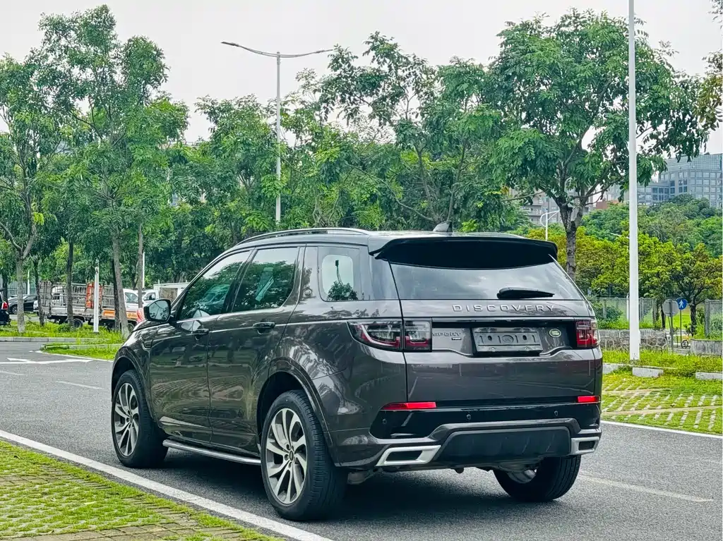 Land Rover Discovery Sport 2023 — фото 7