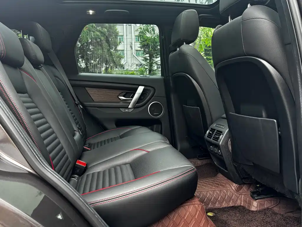 Land Rover Discovery Sport 2023 — фото 17