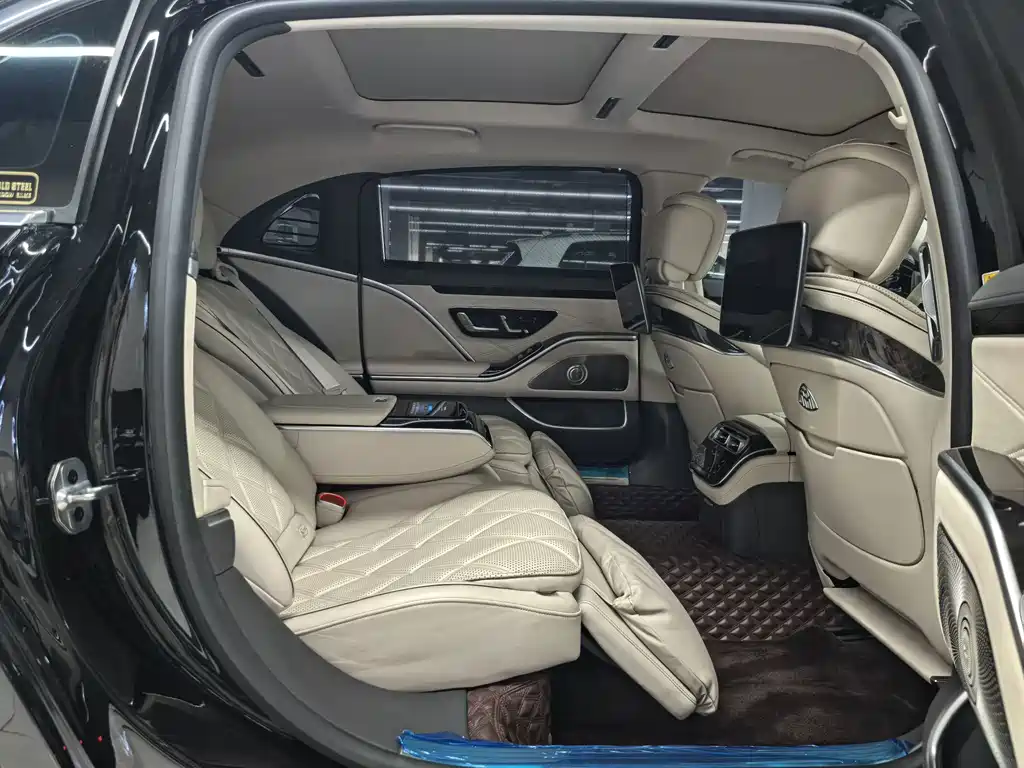 Mercedes-Benz Maybach S-Class 2023 — фото 10