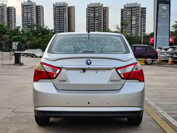 Venucia D50 2013