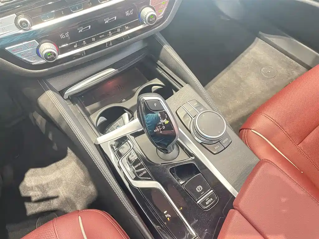 BMW 5 Series 2021 — фото 13