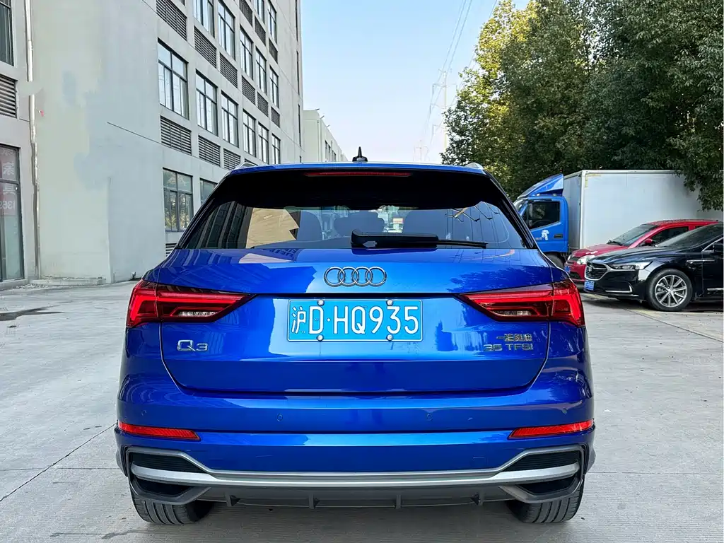 Audi Q3 2021 — фото 14