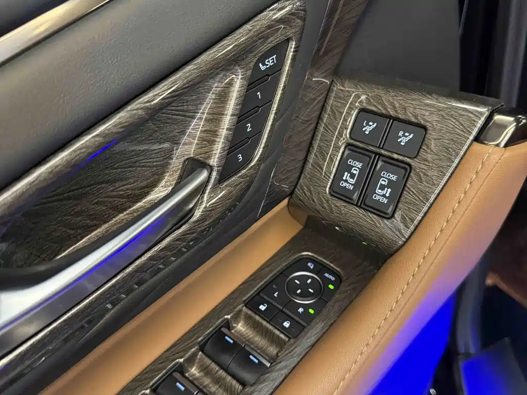 Toyota Vellfire 2024 — фото 11