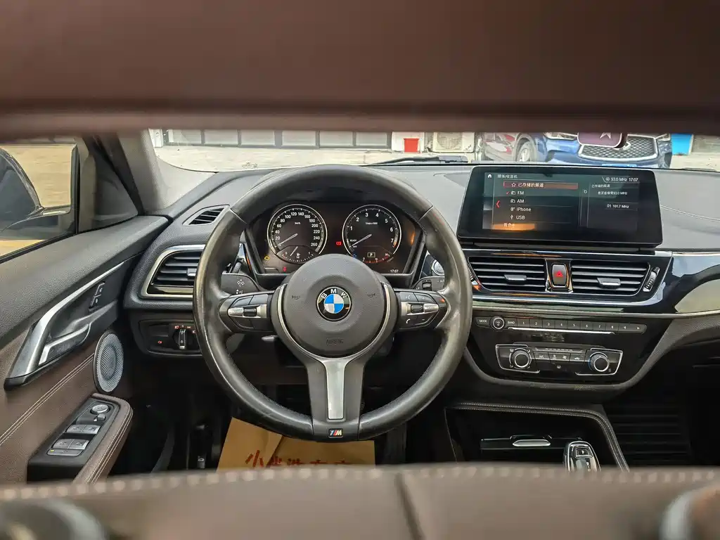 BMW 1 Series 2022 — фото 15