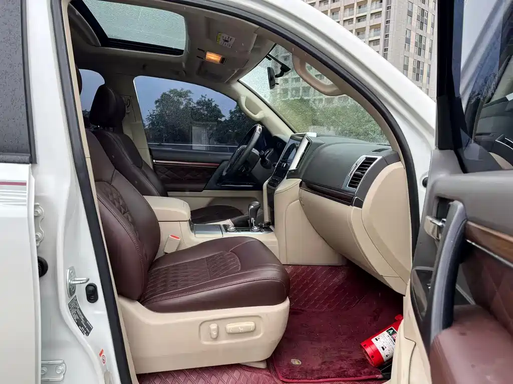 Toyota Land Cruiser 2020 — фото 17