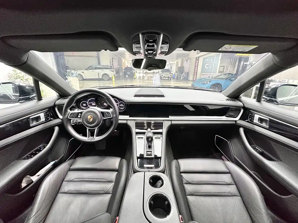 Porsche Panamera 2018 — фото 11