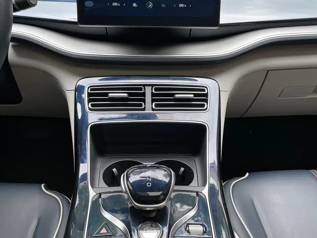 BYD Qin PLUS 2022 — фото 18