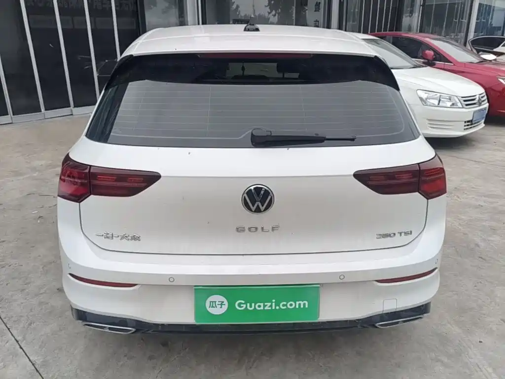 Volkswagen Golf 2024