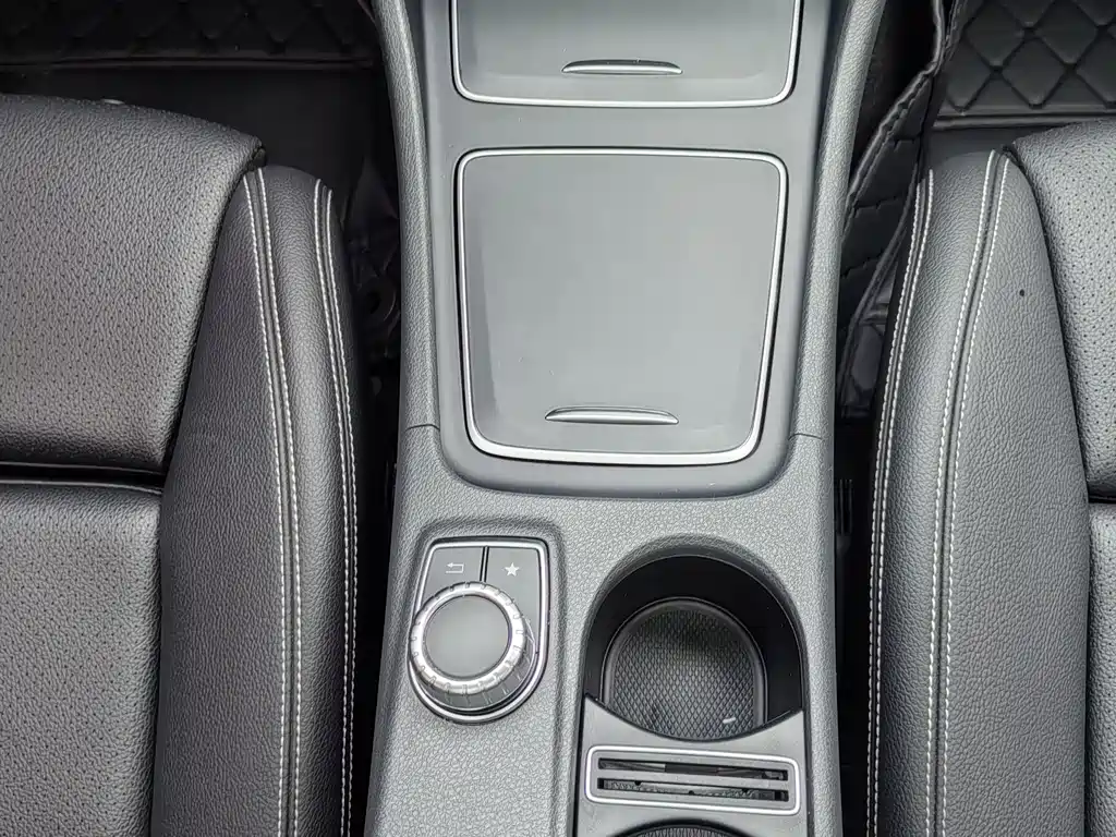 Mercedes-Benz GLA 2018 — фото 24