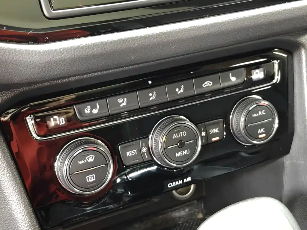 Volkswagen Tiguan L 2018 — фото 8