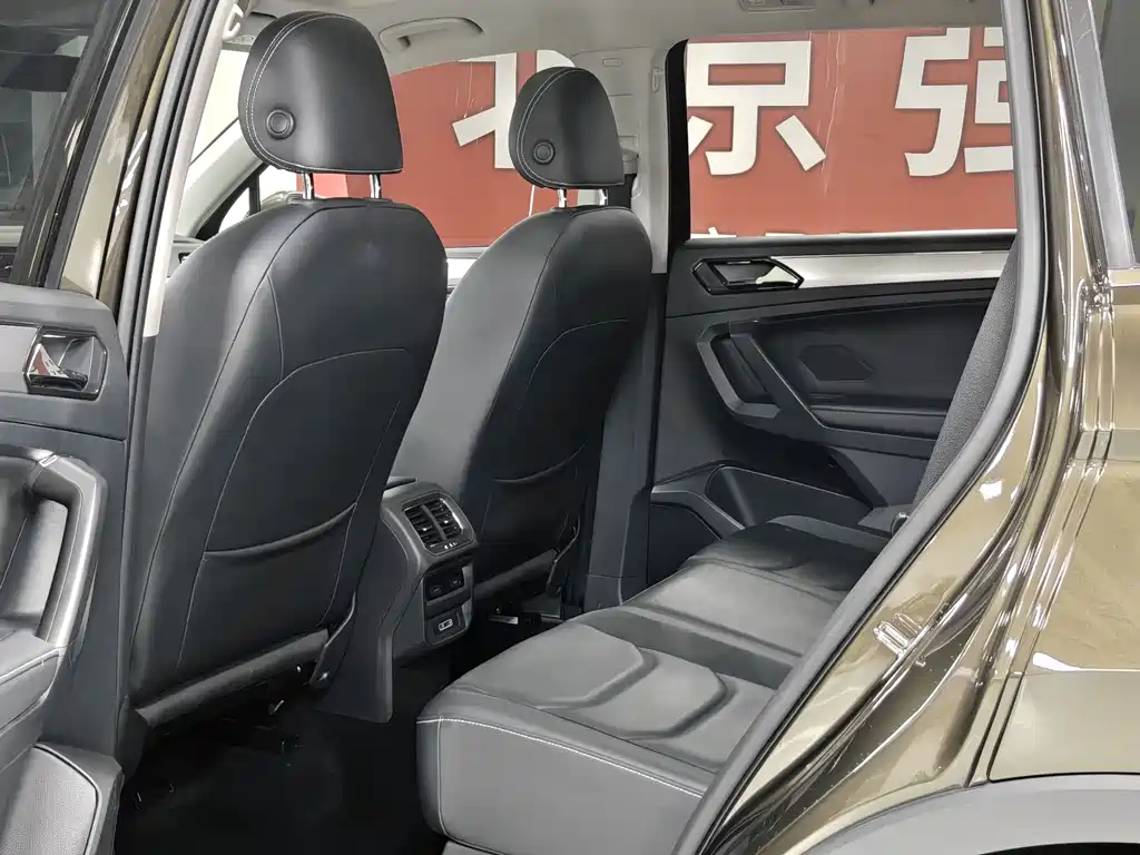 Volkswagen Tiguan L 2018 — фото 12