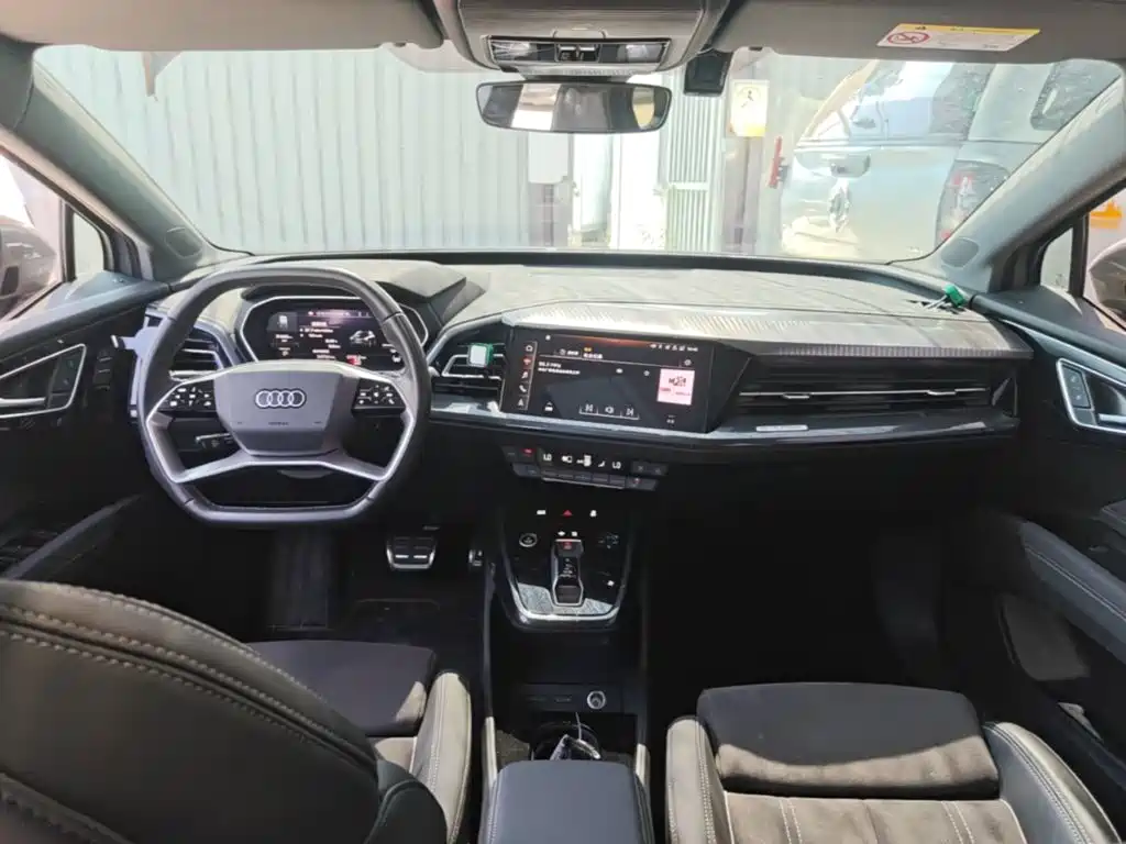 Audi Q4 E-Tron 2023 — фото 10