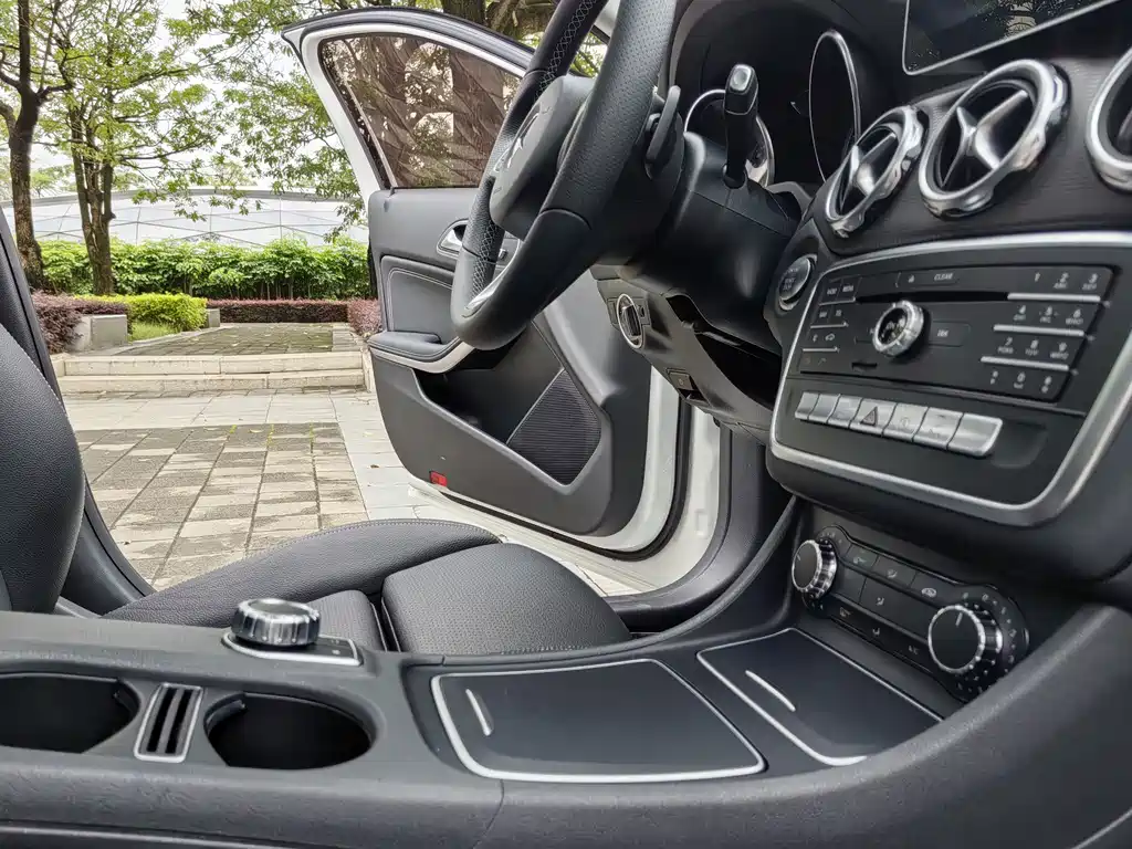 Mercedes-Benz GLA 2018 — фото 16