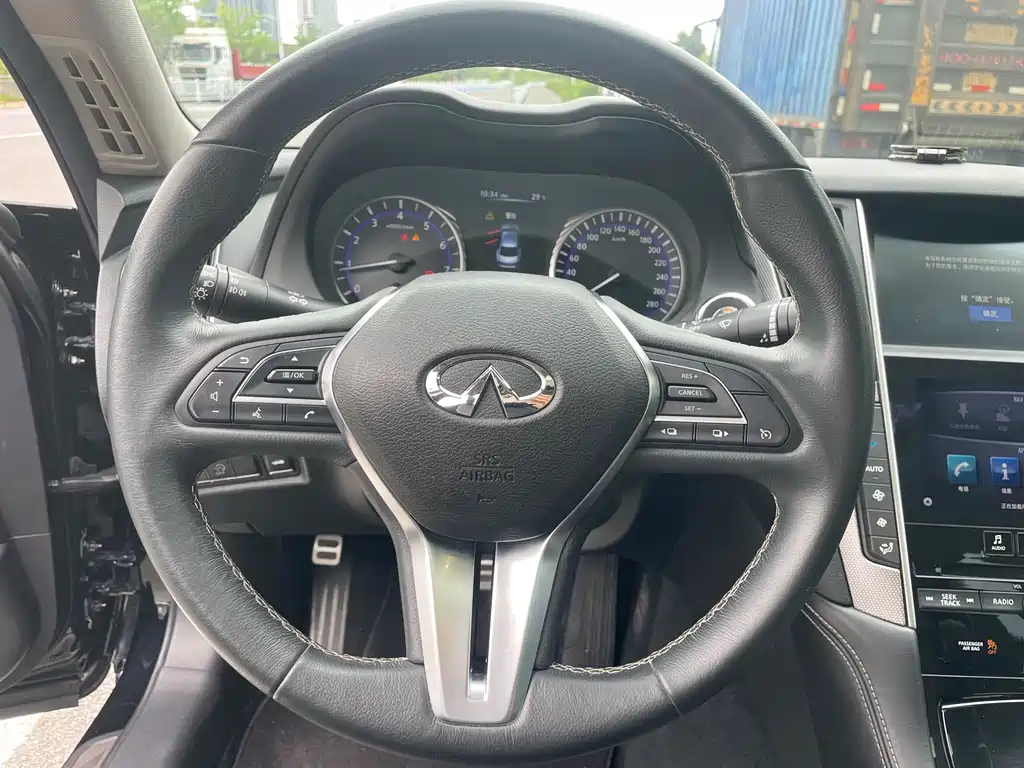 Infiniti Q50L 2015 — фото 19