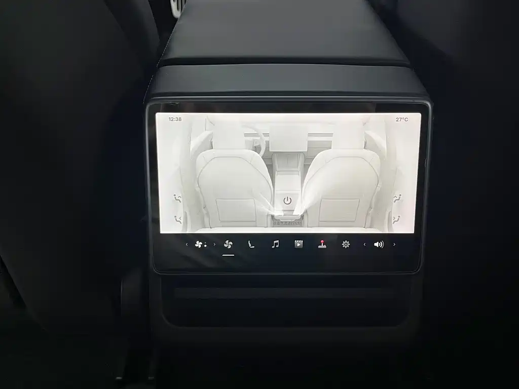 Tesla Model 3 2025 — фото 15